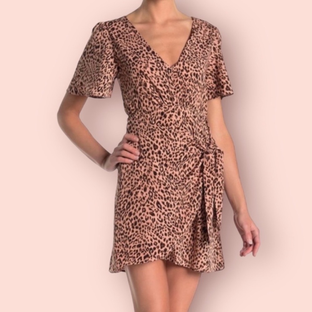 4sienna Size Medium Leopard Print Hasmik Tie Waist Mini Wrap Dress
